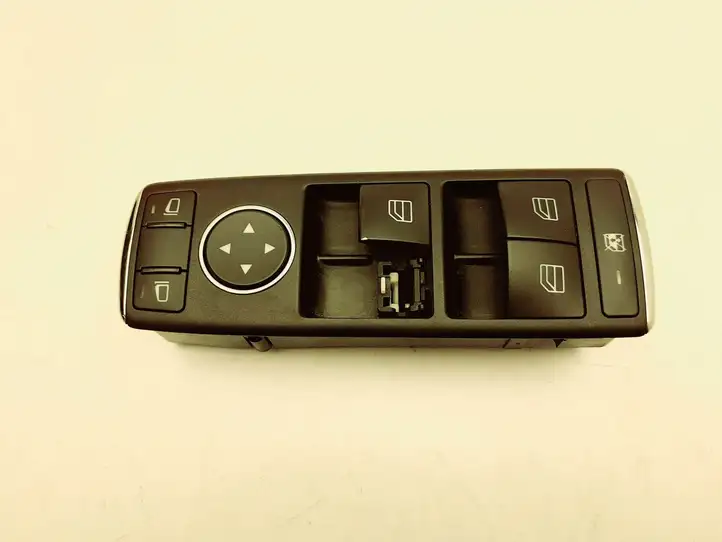 Mercedes-Benz C W204 (2007 - 2014) A2048700151 Блок кнопок стеклоподъемников — фото 1