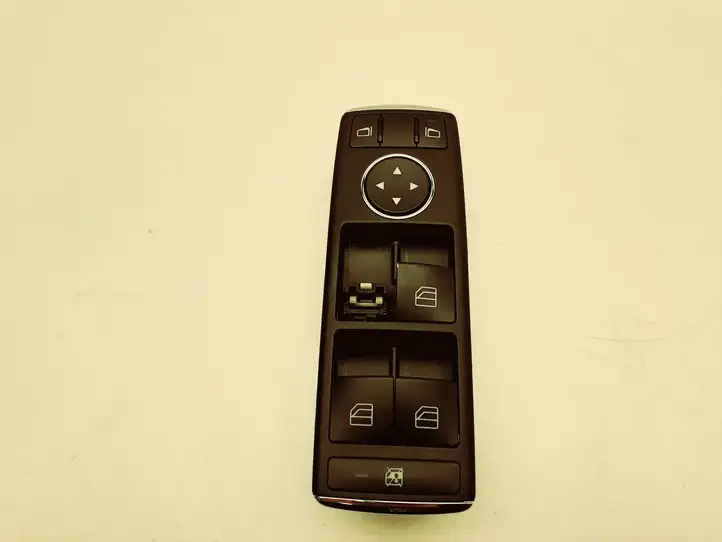 Mercedes-Benz C W204 (2007 - 2014) A2048700151 Блок кнопок стеклоподъемников — фото 2