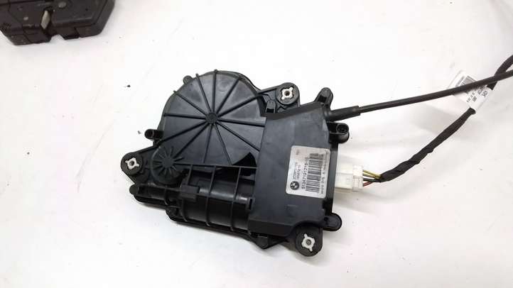 BMW 7 F01 F02 F03 F04 (2008 - 2016)  7191213 Притягиватель задней крышки