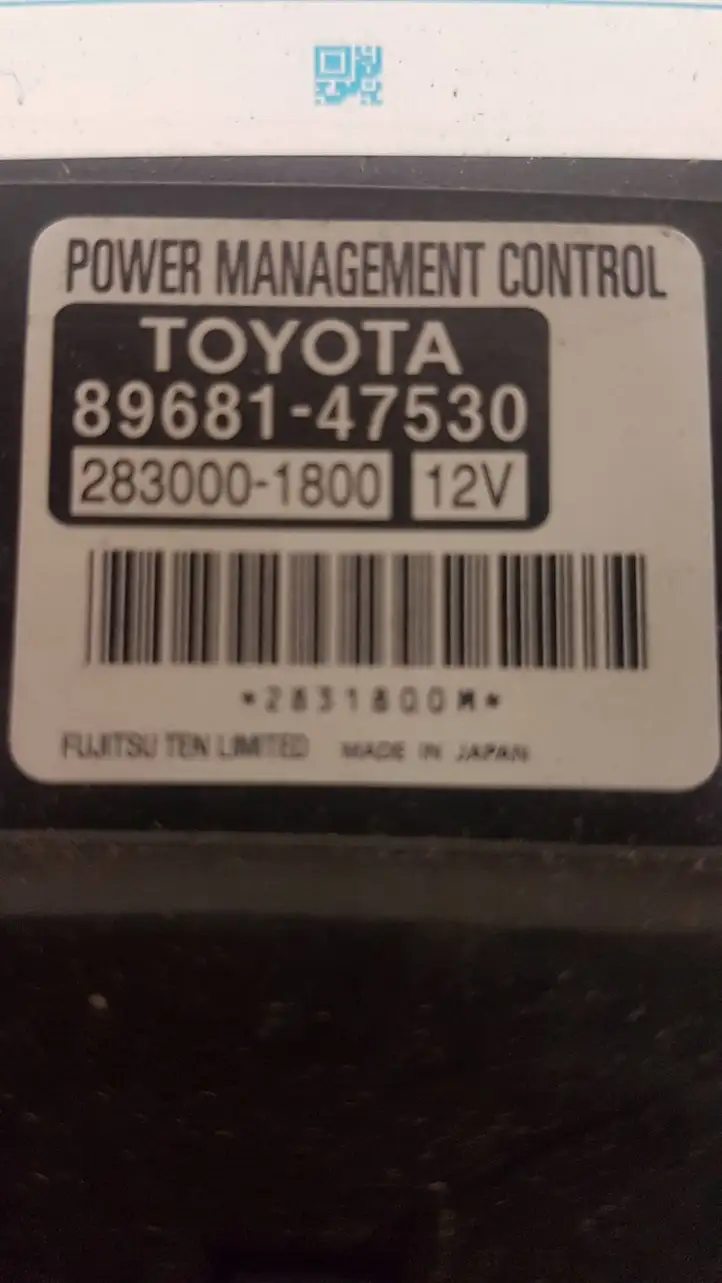 Toyota Prius (XW30) (2009 - 2015) 8968147530 Блок управления электропитанием — фото 4
