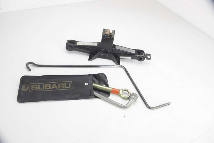 Subaru Outback (2007 - 2009)   Комплект инструментов