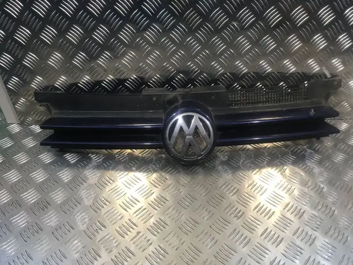 Volkswagen Golf IV (1998 - 2005) 1J0853655G Верхняя решетка радиатора — фото 1