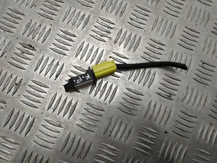 Toyota Auris 150 (2006 - 2012) 8983102060 Датчик удара SRS — фото 1