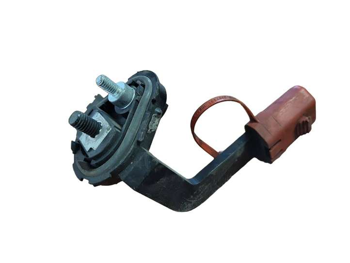 BMW 1 E81 E87 (2004 - 2011)  61146925713-07 Узел подключения плюсовых проводов