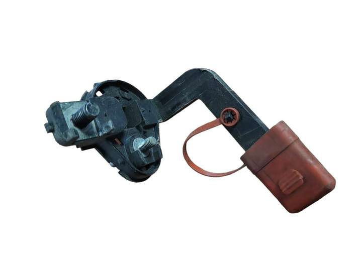 BMW 1 E81 E87 (2004 - 2011)  61146925713-07 Узел подключения плюсовых проводов