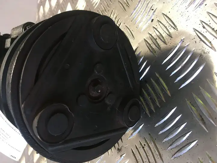 Ford Mondeo Mk III (2000 - 2007) Компрессор (насос) кондиционера воздуха — фото 2