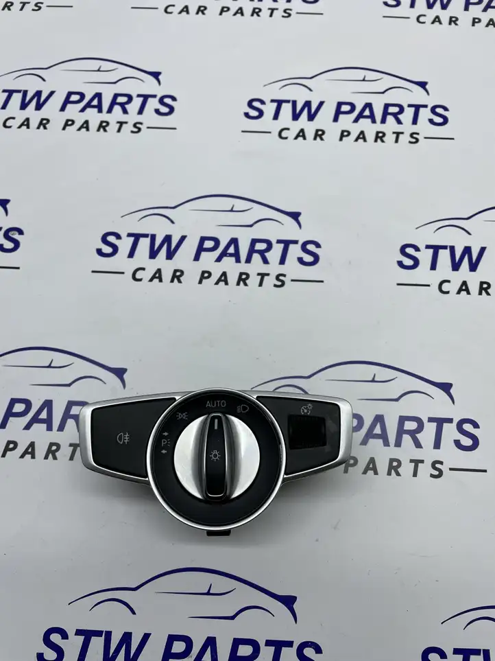 Mercedes-Benz C W205 (2014 - 2021) 2059051810 Включатель фонарей — фото 1