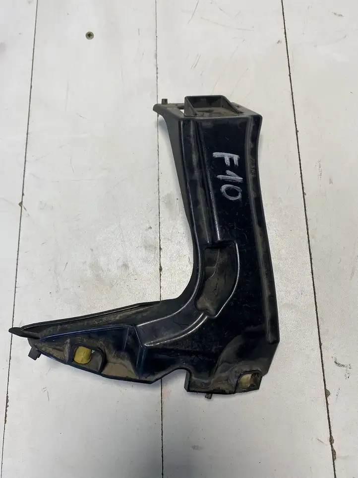 BMW 5 F10 F11 (2009 - 2016) 51117207931 Кронштейн переднего бампера — фото 1