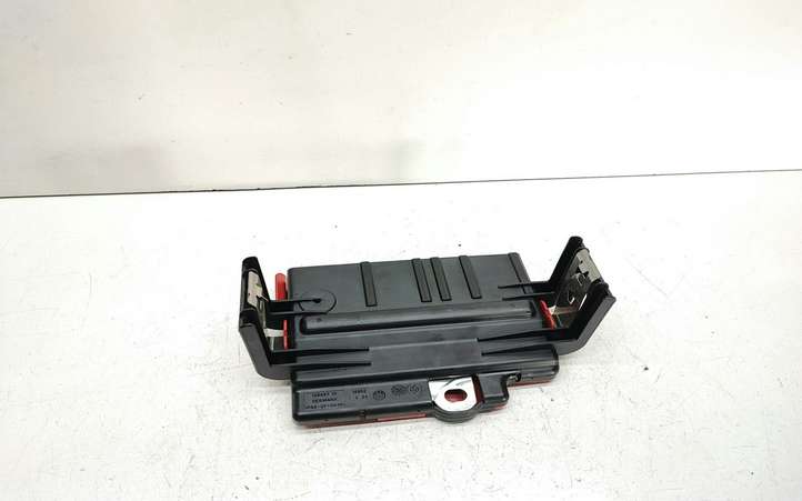 BMW 3 E90 E91 (2005 - 2012)  6942912 Узел подключения плюсовых проводов