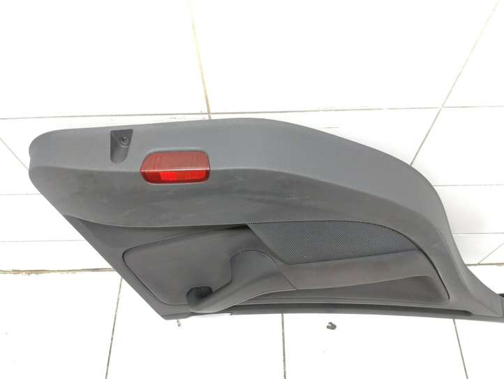 Volkswagen Golf V (2003 - 2009)  1K6867211EM Обшивка задней двери