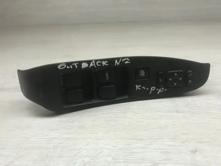Subaru Legacy (1999 - 2003) 83071AE021 Кнопка стеклоподъемников — фото 1