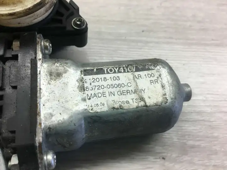 Toyota Avensis T270 (2009 - 2012) 912018103 Стеклоподъемник задней двери — фото 3
