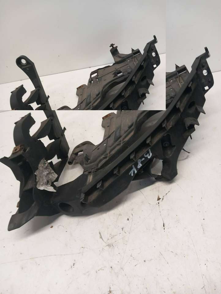Audi A4 (2007 - 2011)  8K0805607C Держатель передней фары