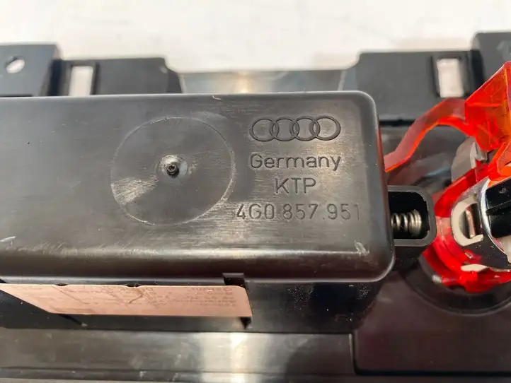 Audi A6 C7 (2011 - 2014) 4G0857951 Пепельница — фото 5