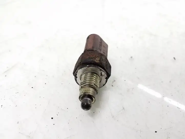 Volkswagen PASSAT B6 (2005 - 2010) 02T945415D Датчик заднего хода — фото 3