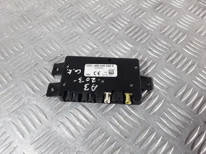 Audi A3/S3 8L (2000 - 2003)  4D0035530C Блок управления антенной