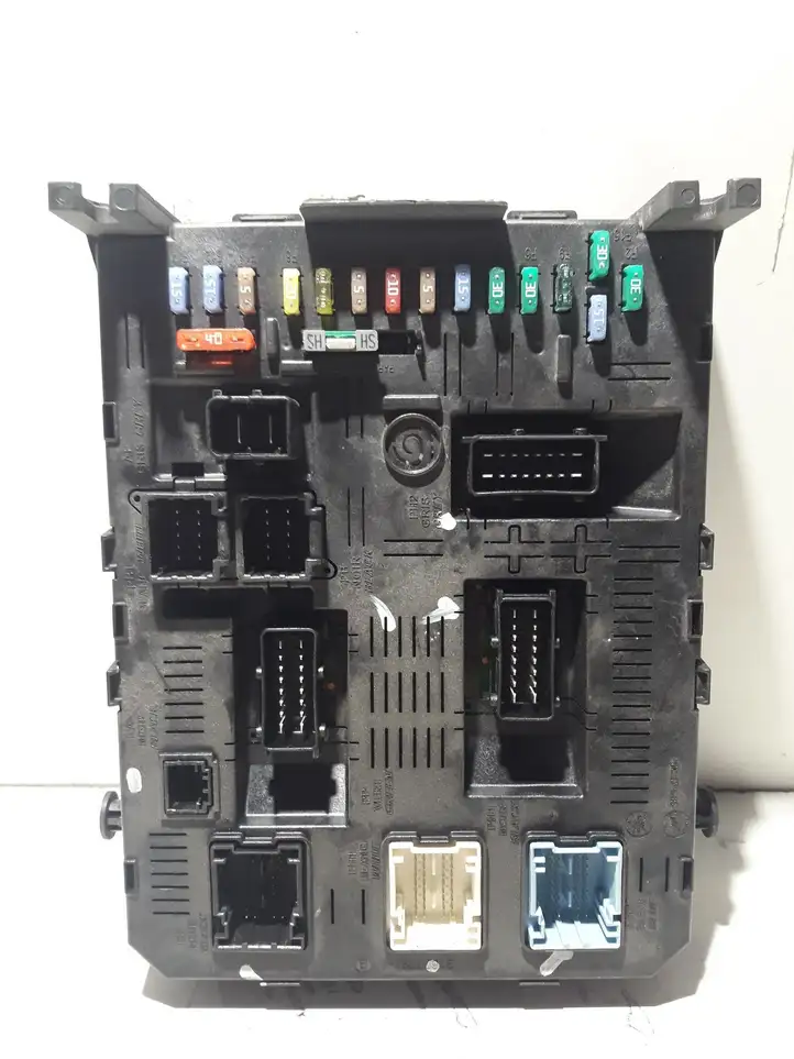 Citroen C5 (2004 - 2008) 9660105680 Блок предохранителей — фото 1