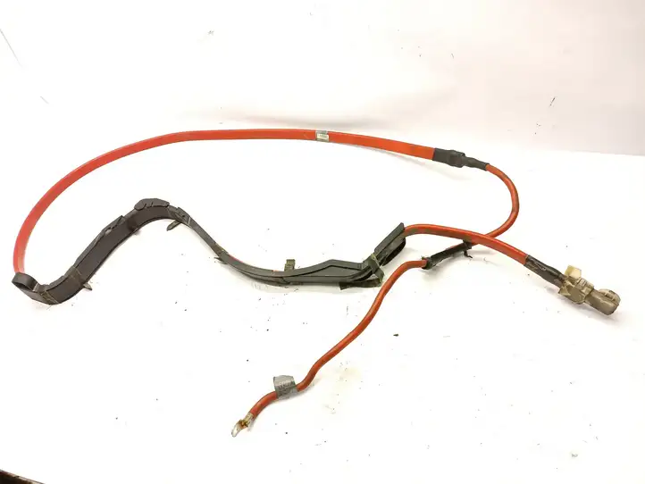 BMW 5 E60 E61 (2004 - 2010) 9176953 Плюсовой провод аккумулятора — фото 1