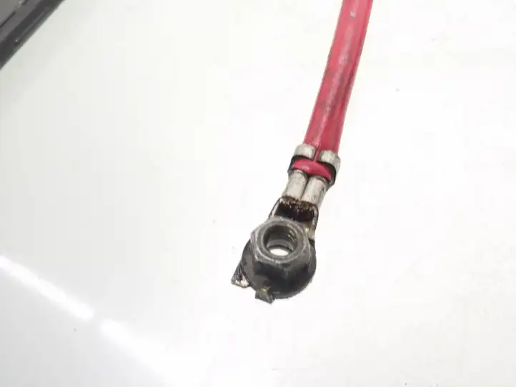 Volkswagen PASSAT B6 (2005 - 2010) 1K0971228M Плюсовой провод аккумулятора — фото 4