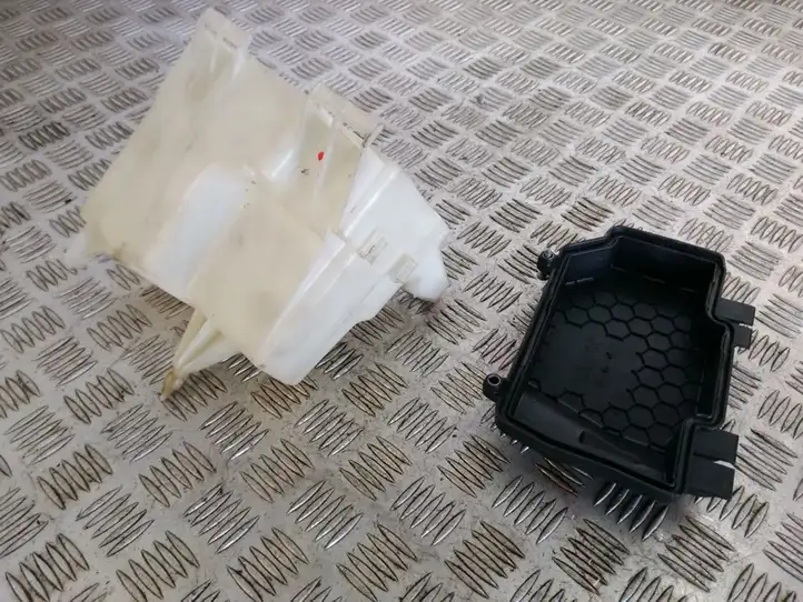 Mercedes-Benz C W205 (2014 - 2021)  A2055402428 Ящик предохранителей (комплект)