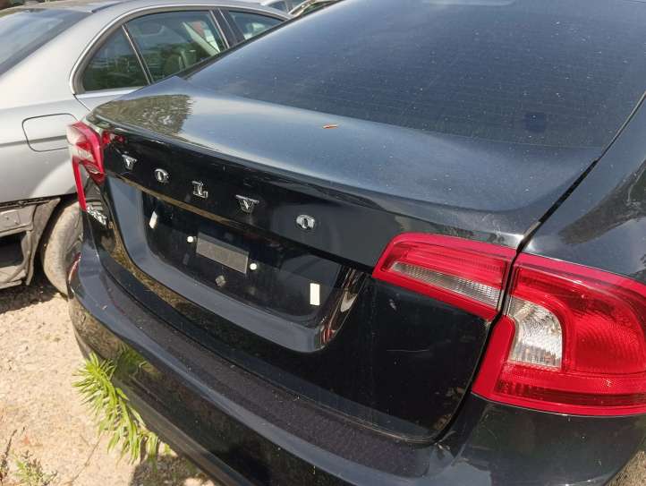 Volvo S60 Galinis dangtis (bagažinės)