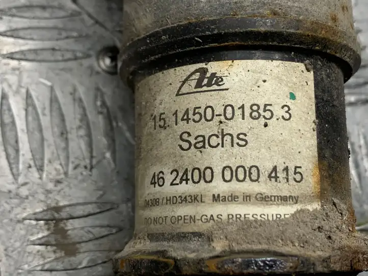 Audi A8 S8 D3 4E (2002 - 2005) 4E0616001E Задняя пневмостойка — фото 2
