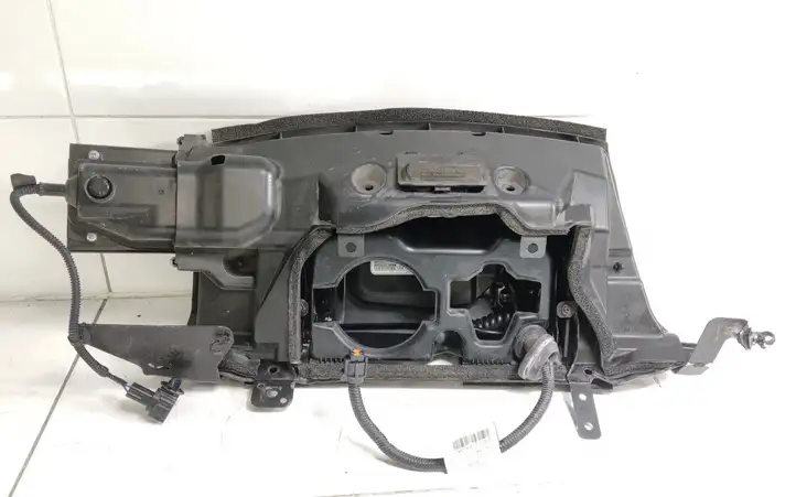 Nissan Leaf I (ZE0) (2010 - 2017) 657133NL0C Крышка зарядного разъема — фото 4