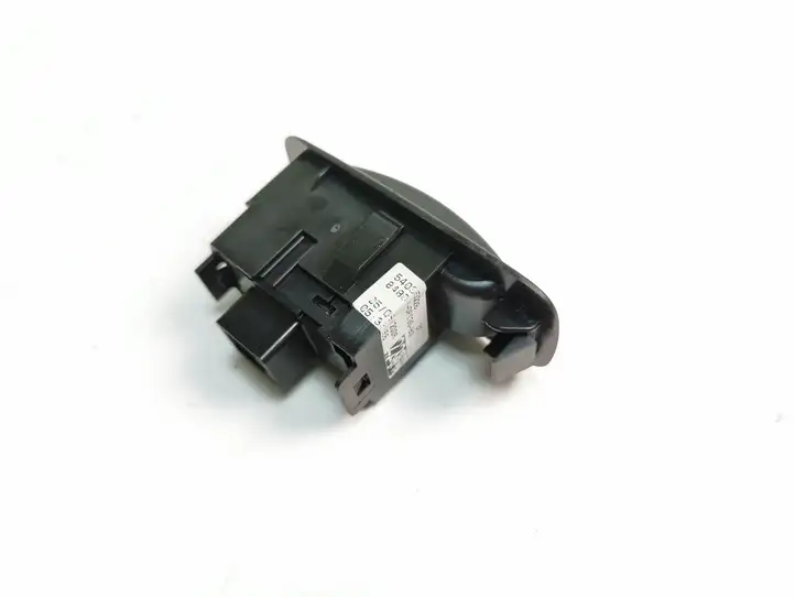 Toyota Corolla Verso AR10 (2004 - 2009) 848100F010 Блок кнопок стеклоподъемников — фото 3
