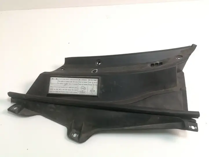 Toyota RAV 4 (XA20) (2000 - 2005) 5570942010 Жабо стеклоочистителей — фото 1