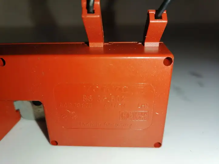 Volvo XC70 (2004 - 2007) 8637602 Усилитель антенны — фото 3