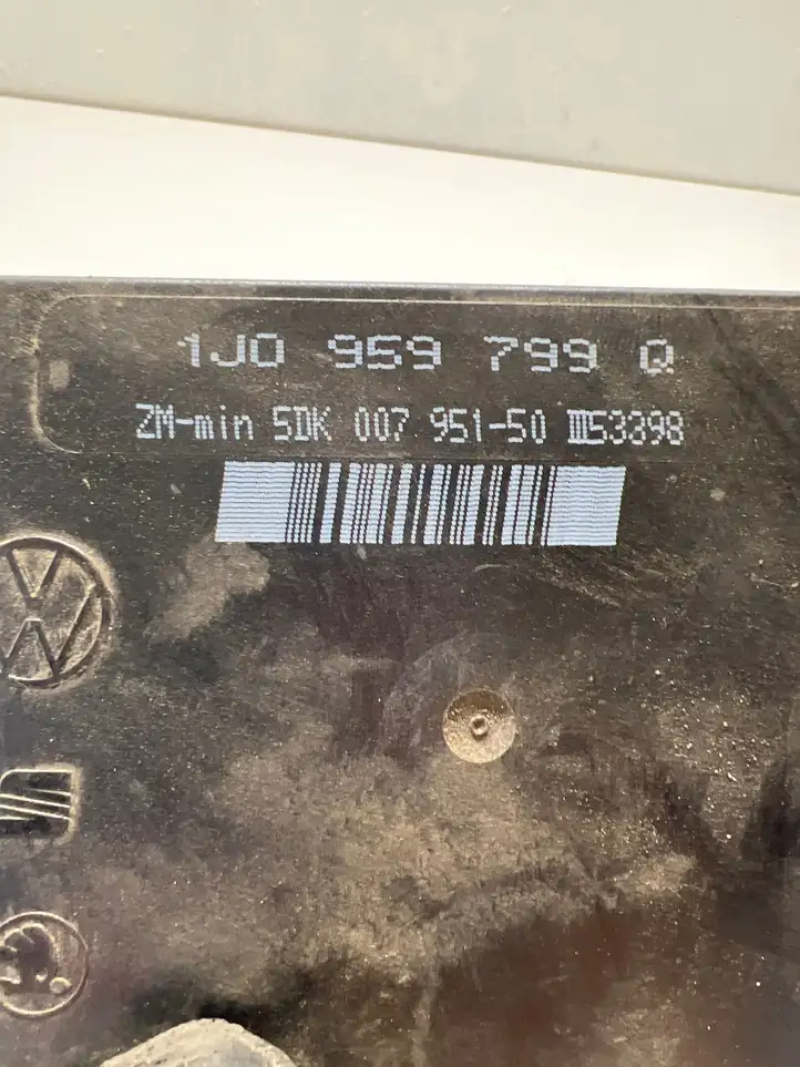Volkswagen PASSAT B5 (1997 - 2000) 1J0959799Q Модуль комфорта — фото 2