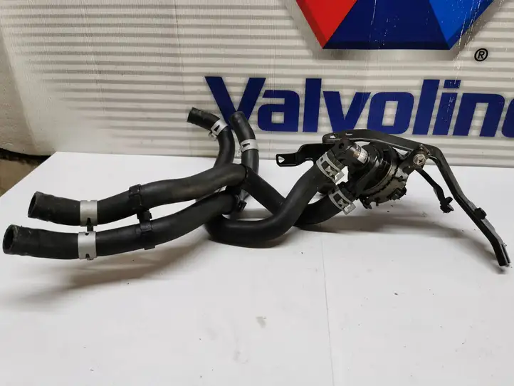 Toyota RAV 4 (XA40) (2012 - 2018) 0641001301 Электроциркуляционный насос — фото 1