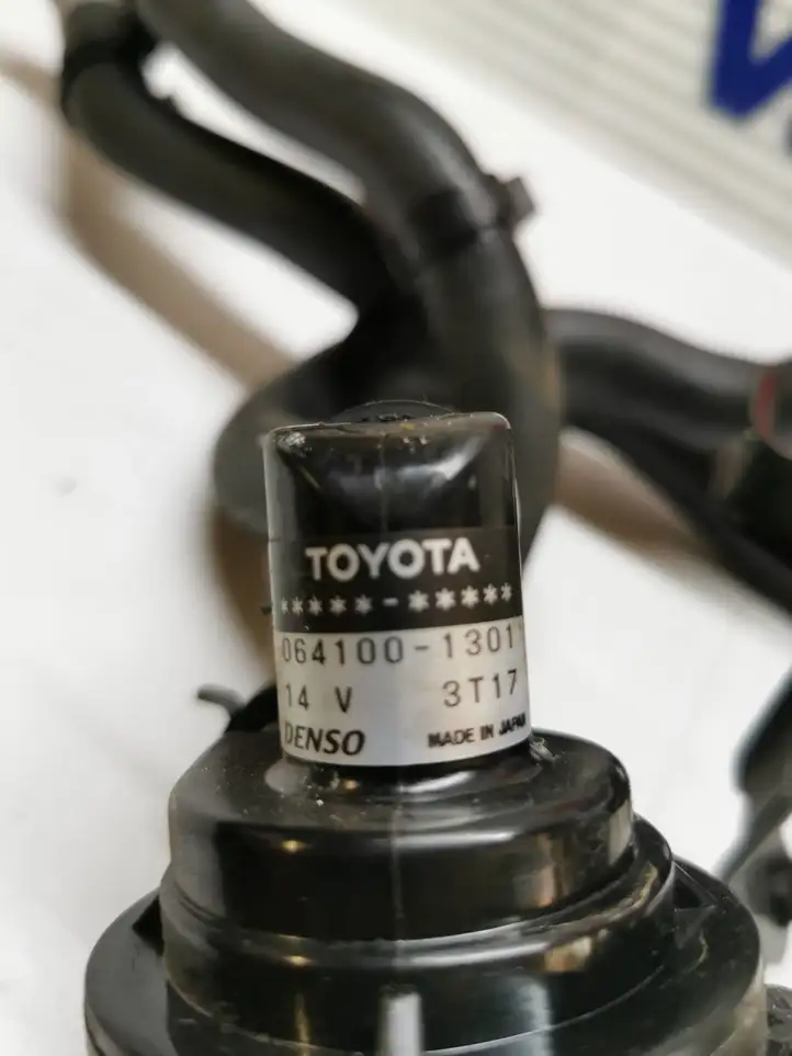 Toyota RAV 4 (XA40) (2012 - 2018) 0641001301 Электроциркуляционный насос — фото 2