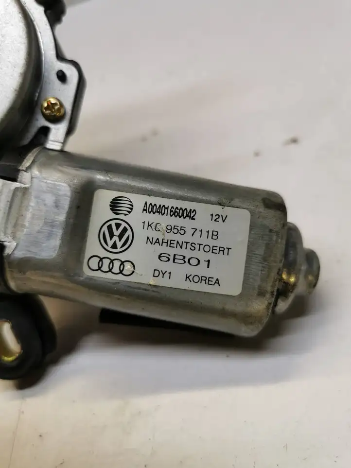 Volkswagen Golf V (2003 - 2009) 1K0955711B Двигатель стеклоочистителя заднего стекла — фото 1