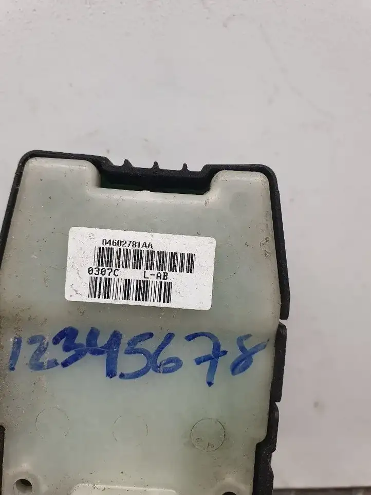 Chrysler Sebring (JS) (2006 - 2010) 04602781AA Кнопка стеклоподъемников — фото 2