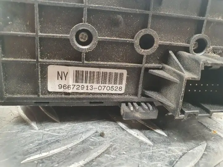Chevrolet Captiva (2006 - 2011) 96672913 Включатель фонарей — фото 2