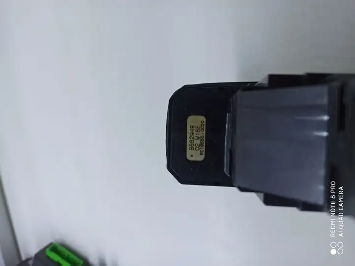 Volvo V70 (2000 - 2004) 8682949 Кнопка стеклоподъемников — фото 2