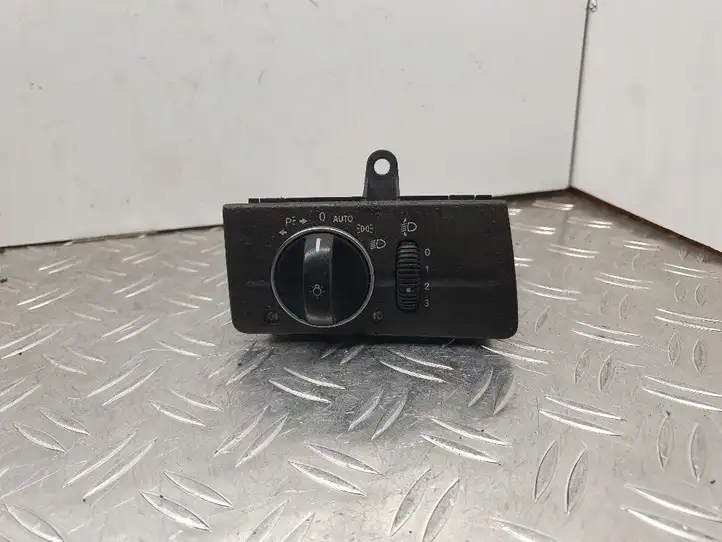 Mercedes-Benz E W211 (2002 - 2009) 2115450304 Включатель фонарей — фото 2