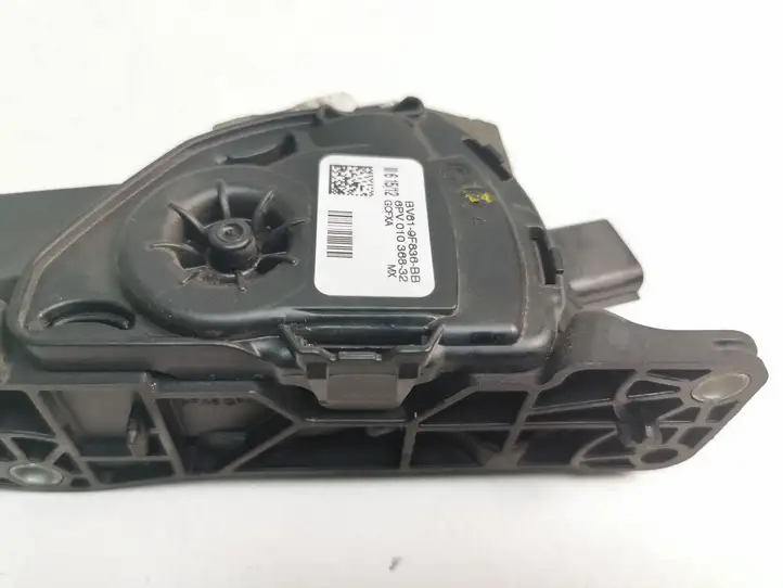 Ford Focus (2011 - 2015) 8V619F836BB Педаль акселератора — фото 4