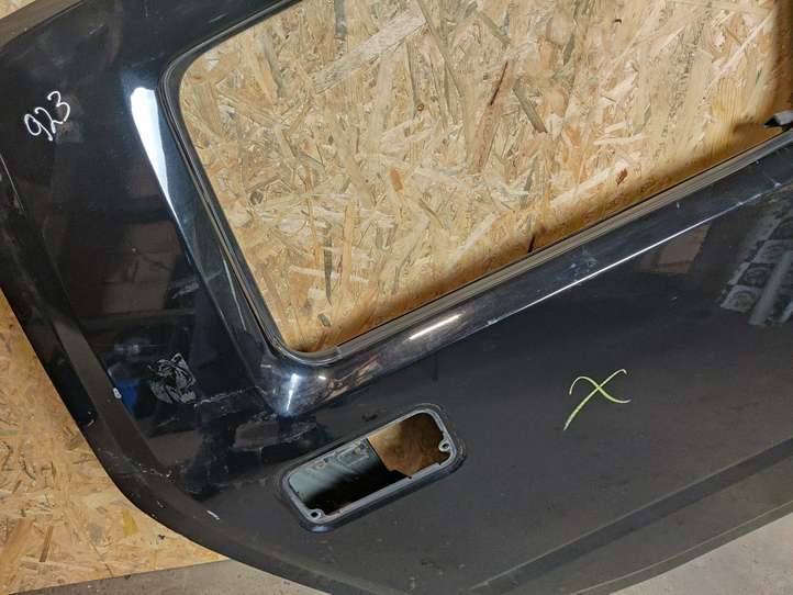 Hummer H2 (2002 - 2009)   Задняя дверь