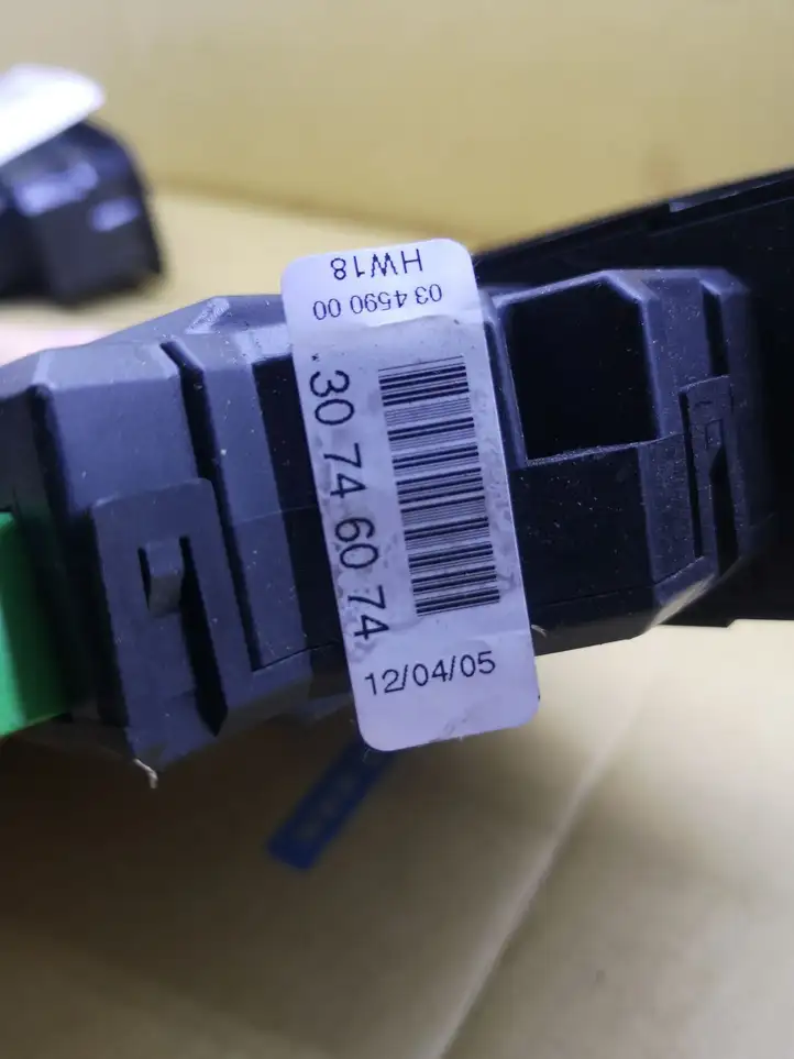 Volvo XC90 (2002 - 2006) 30746074 Кнопка стеклоподъемников — фото 2