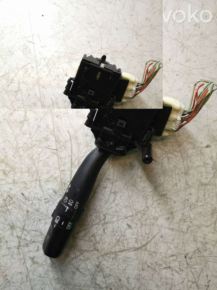 Toyota Avensis T250 (2003 - 2006)  173650 Ручка поворотов/ фонарей