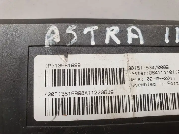 Opel Astra J (2009 - 2012) 13581999 Модуль комфорта — фото 2