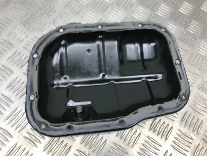 Toyota Prius (XW30) (2009 - 2015) Картер двигателя — фото 3
