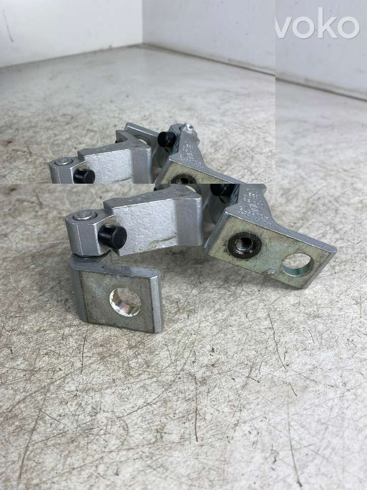 Seat Leon (5F) (2012 - 2019)  8X0831404A  Комплект петель задней двери