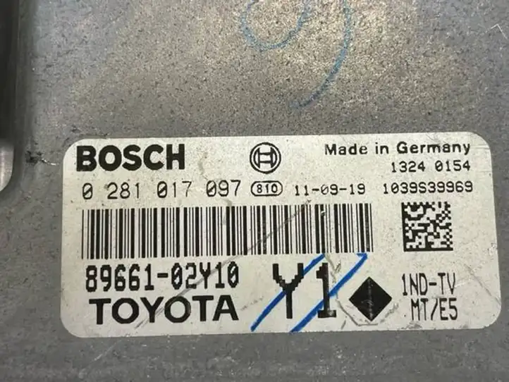 Toyota Auris 150 (2006 - 2012) 0281017097 Прочие блоки управления — фото 4