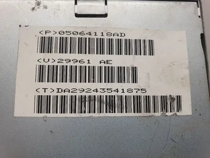 Chrysler 300 - 300C (2005 - 2011) 05064118AD Усилитель звука — фото 2