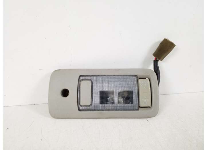 Toyota Corolla E120 E130 (2000 - 2004)  81260-05050 Передняя подсветка
