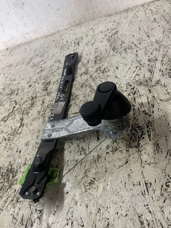 BMW 1 E81 E87 (2004 - 2011) Механический стеклоподъемник задней двери — фото 1