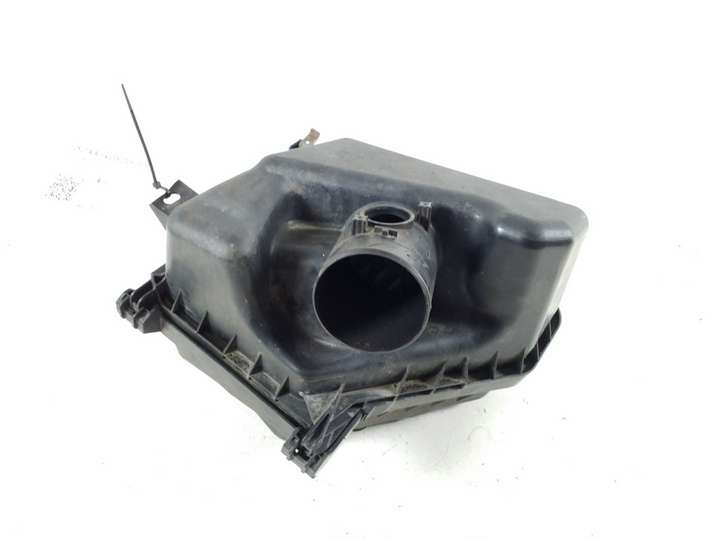 Toyota Auris 150 (2006 - 2012)   Коробка воздушного фильтра